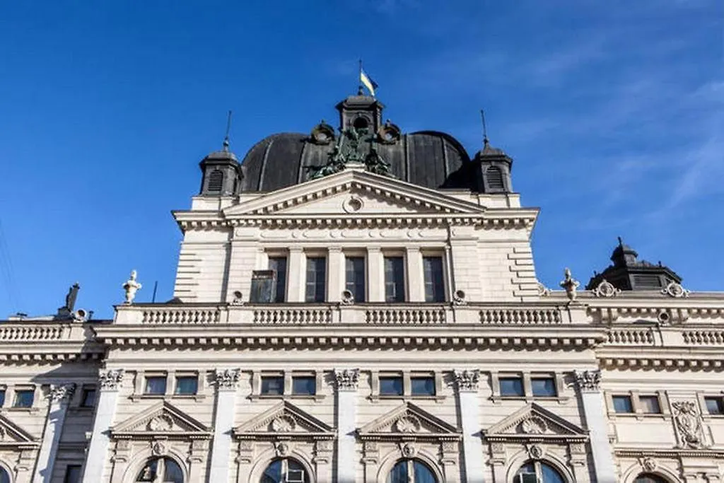 Апартаменти Для Сім'Ї З Видом На Оперний Театр Lviv