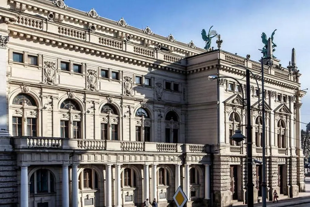 Апартаменти Для Сім'Ї З Видом На Оперний Театр Lviv